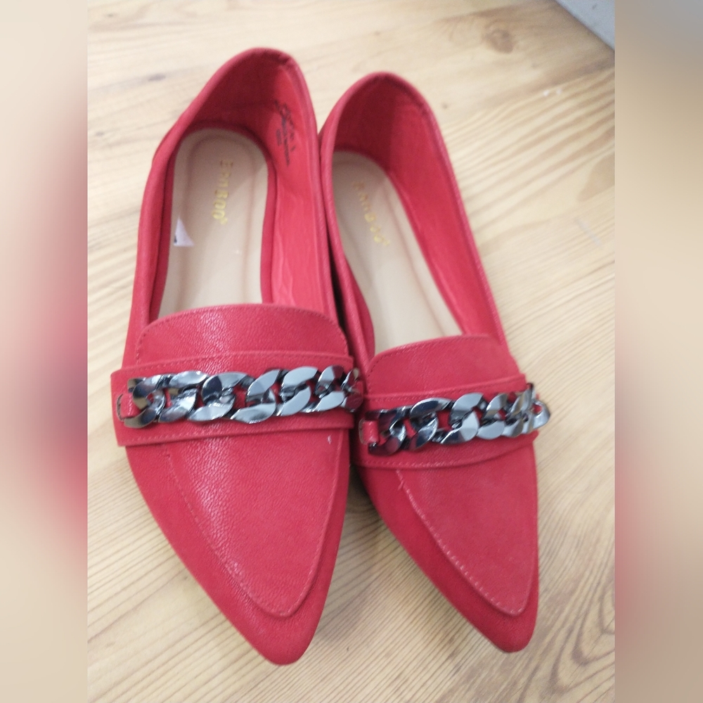 Red pointed toe flats